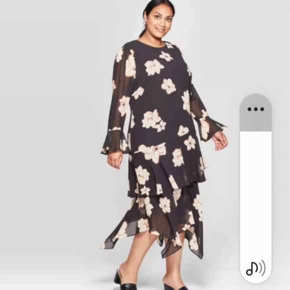 Floral Tiered Sheer Bell-Sleeved Cottagecore Dress - Picture 7 of 7